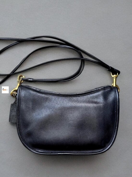 Coach Handbags - Coach Vintage Black Leather Swinger Crossbody Bag 2837 USA